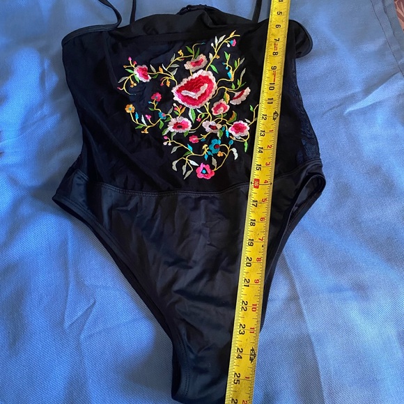 Unique Victoria secret one piece embroidery black swimwear - Picture 4 of 9